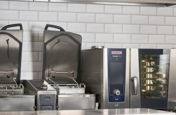 Cucina professionale tecnologica a Roma con forno intelligente interconnesso Industria 4.0